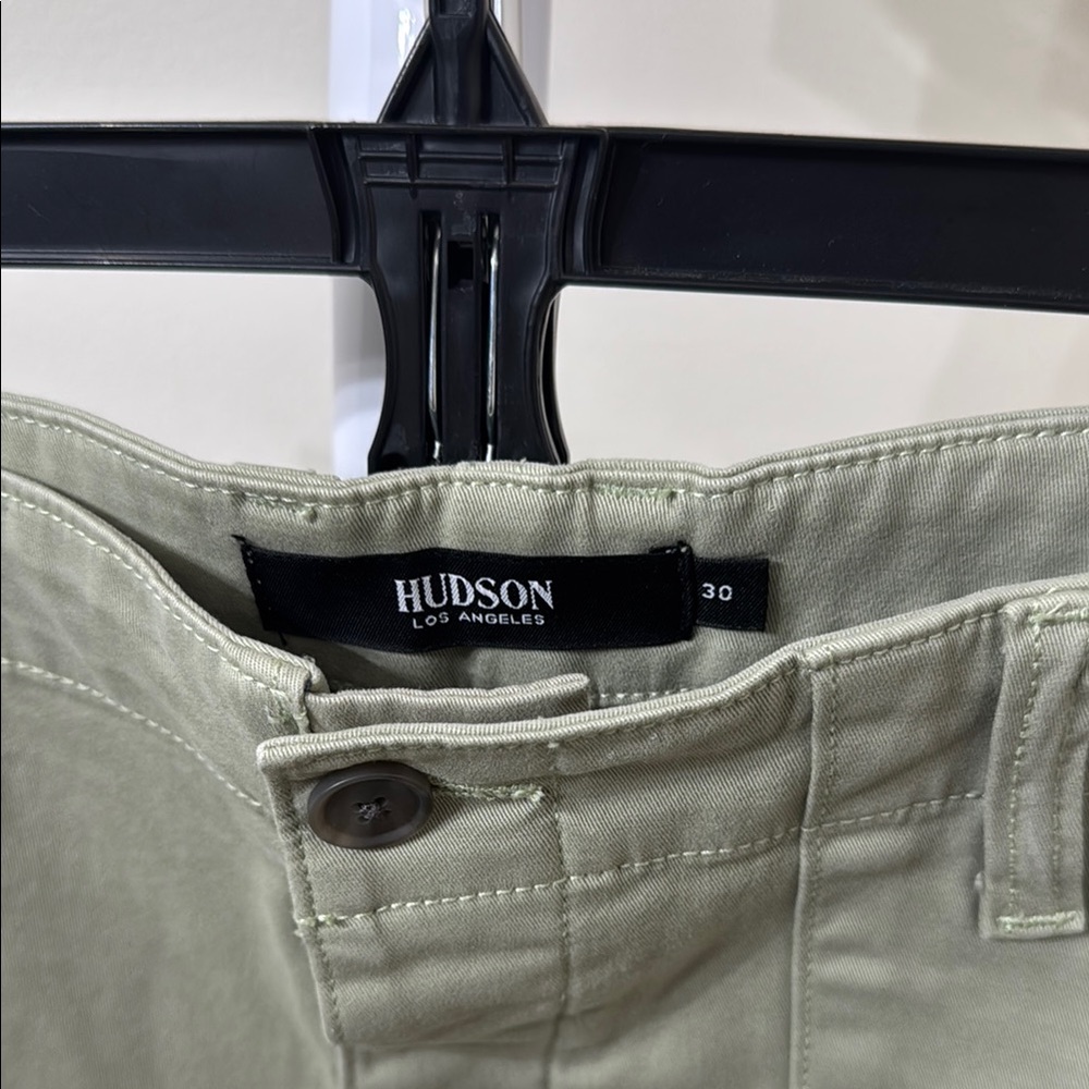 Hudson Jeans Green Cargo Shorts Casual Style - Picture 2 of 3